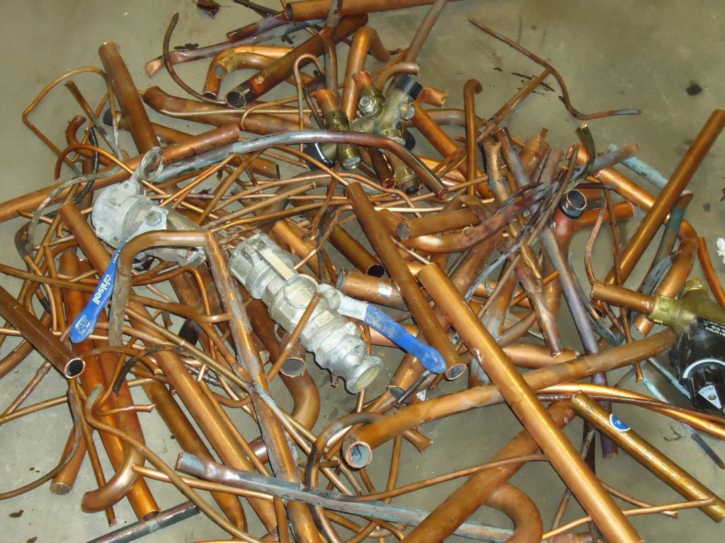 box 2 - Järn & Metallskrot - Köper allt från kabel till uttjänade batterier för återvinning